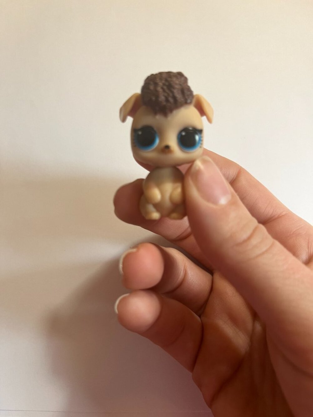 L.O.L. Surprise! Lil Howla Howler Pet Figure - Picture 3 of 3